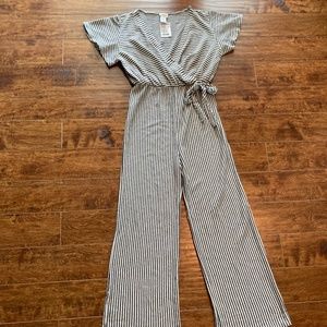 NWT Caution to the Wind Black and White Striped Jumper Sz LG